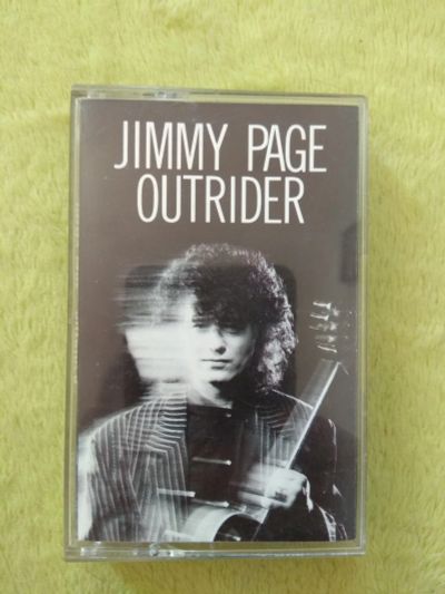 Лот: 18419655. Фото: 1. Кассета Jimmy Page Outrider лицензия. Аудиозаписи