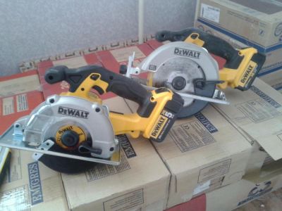 Лот: 7758314. Фото: 1. Дисковая пила Dewalt DCS391. Другое (инструмент и расходные)