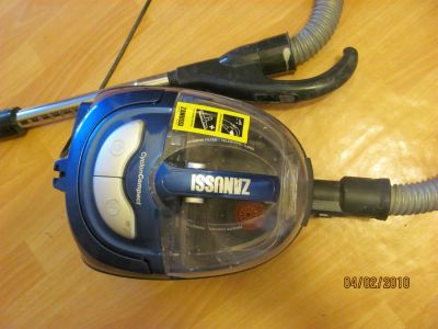 Лот: 6994113. Фото: 1. Пылесос Zanussi 1500w ZAN2020r... Пылесосы, паровые швабры