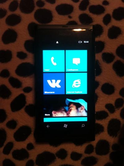 Лот: 6933399. Фото: 1. nokia lumia 800!!!!!!. Кнопочные мобильные телефоны