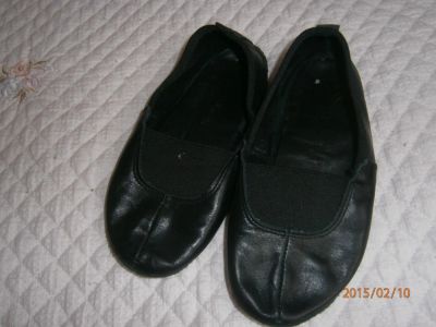 Лот: 5085527. Фото: 1. Кожаные чешки. Туфли