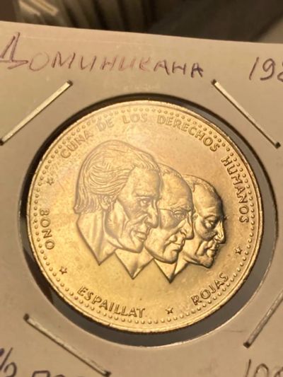 Лот: 19452726. Фото: 1. Доминикана ½ песо, 1984. Америка