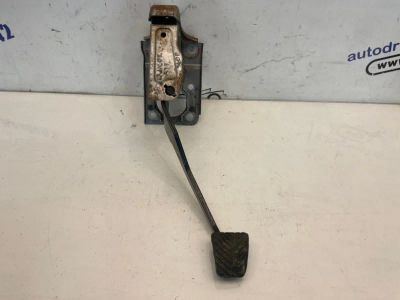 Лот: 24425354. Фото: 1. педаль тормоза Mitsubishi Lancer... Двигатель и элементы двигателя
