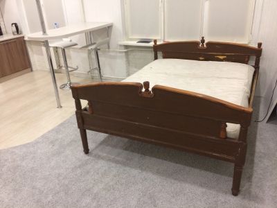 Лот: 11581001. Фото: 1. Кровать с матрасом (читайте описание... Кровати