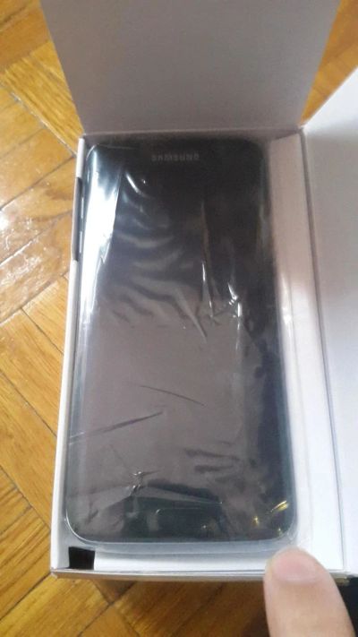 Лот: 10780763. Фото: 1. Абсолютно новый Samsung Galaxy... Смартфоны