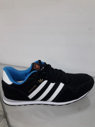 Лот: 7835228. Фото: 1. Кроссовки Adidas натур.кожа... Кеды, кроссовки, слипоны