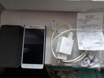 Лот: 10838409. Фото: 1. Lenovo A5000. Смартфоны