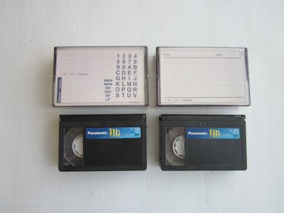 Лот: 21435859. Фото: 1. 2 видеокассеты Panasonic VHSC... Видеозаписи, фильмы