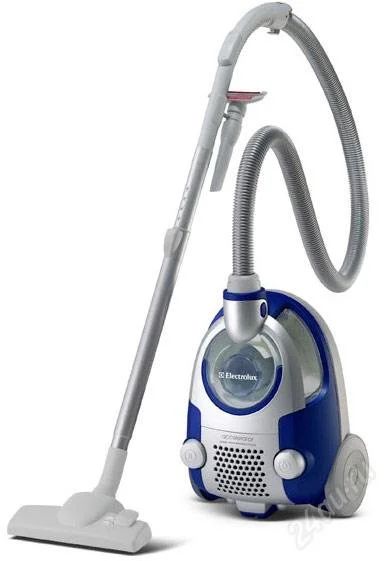 Лот: 1119223. Фото: 1. Пылесос Electrolux ZAC 6742. Пылесосы, паровые швабры