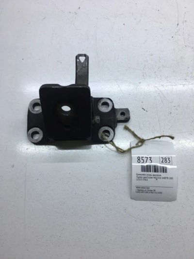 Лот: 20376312. Фото: 1. Кронштейн опоры двигателя Toyota... Двигатель и элементы двигателя