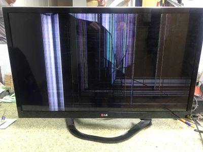 Лот: 15855400. Фото: 1. Телевизор LG 32LA643V разбита... Запчасти для остальной бытовой техники