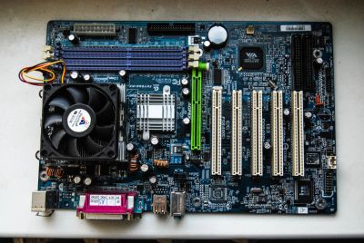 Лот: 10986639. Фото: 1. Материнская плата Gigabyte 7vt... Материнские платы
