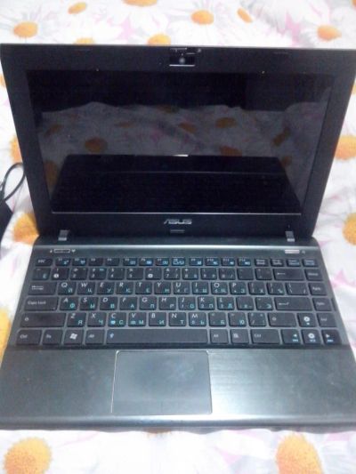 Лот: 4587310. Фото: 1. Нетбук Asus 1225B с сумкой. Ноутбуки