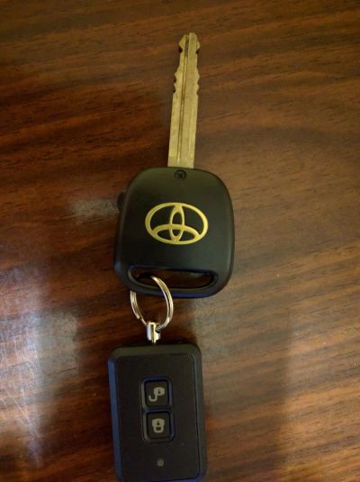 Лот: 6849769. Фото: 1. Ключ Toyota и брелок Starline. Автомобильные сигнализации