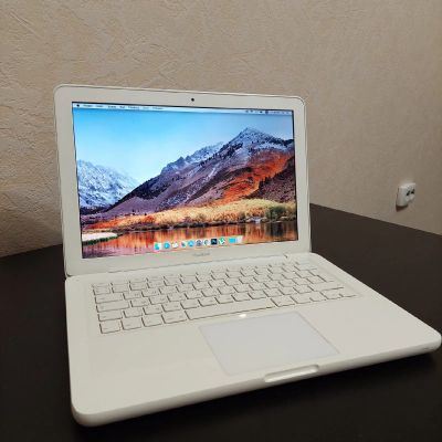 Лот: 17450236. Фото: 1. MacBook 2010 (A1342). Ноутбуки