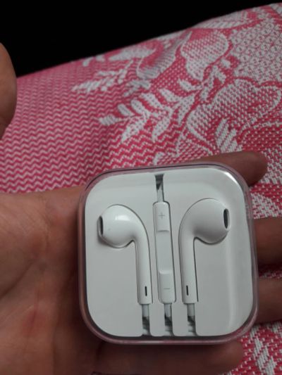 Лот: 9921465. Фото: 1. Наушники APPLE EarPods 100% оригинал... Красноярск