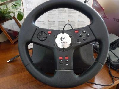 Лот: 3085316. Фото: 1. Руль игровой с педалями Logitech... Другое (компьютеры, оргтехника, канцтовары)
