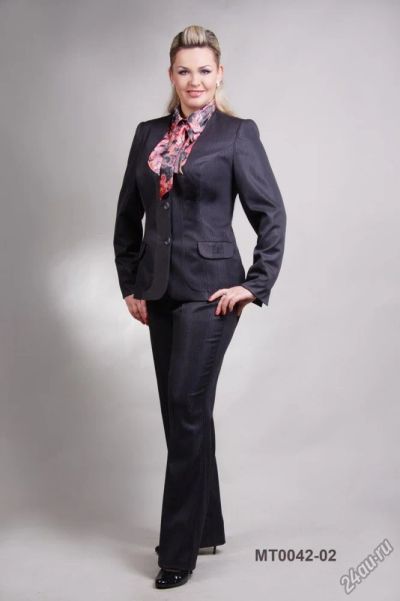 Лот: 4892004. Фото: 1. Костюм женский с брюками 56 размер... Костюмы