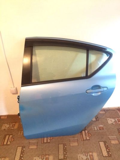Лот: 14453976. Фото: 1. Toyota Aqua .Дверь задняя левая. Кузов