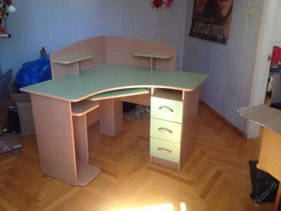 Лот: 5975004. Фото: 1. Компьютерный стол срочно. Столы, стулья, обеденные группы