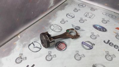 Лот: 23586630. Фото: 1. Шатун Mazda 3 PE-VPS PEY3-11-SA0A... Двигатель и элементы двигателя