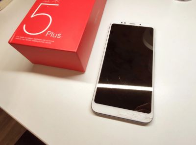 Лот: 15646278. Фото: 1. Xiaomi Redmi 5 Plus 3/32 Гб. Смартфоны
