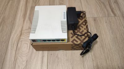 Лот: 20763116. Фото: 1. Mikrotik RB951Ui-2HnD. Маршрутизаторы (роутеры)
