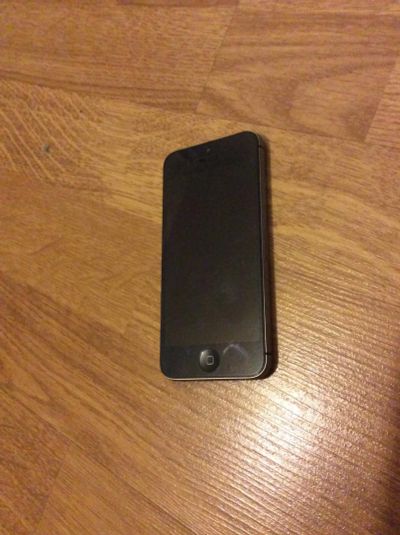 Лот: 7615324. Фото: 1. iPhone 5 16 Gb черный. Смартфоны