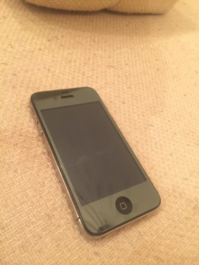 Лот: 6812461. Фото: 1. iPhone 4s 16gb black(+ подарки... Смартфоны