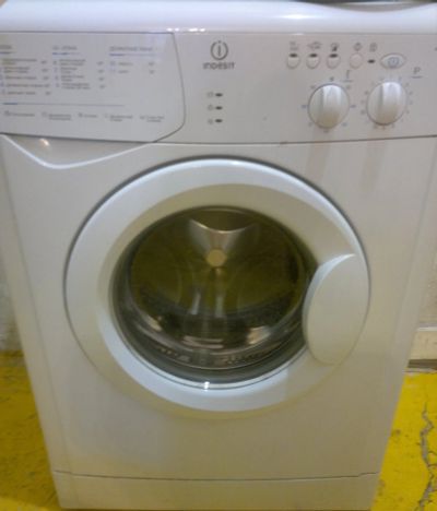 Лот: 11864077. Фото: 1. Стиральная машина Indesit WIUN... Стиральные машины