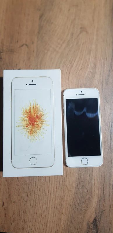 Лот: 22558339. Фото: 1. Iphone SE 128gb. Смартфоны