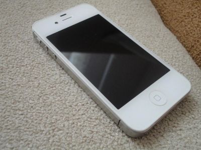Лот: 7149707. Фото: 1. iPhone 4s 8gb + чехол. Смартфоны
