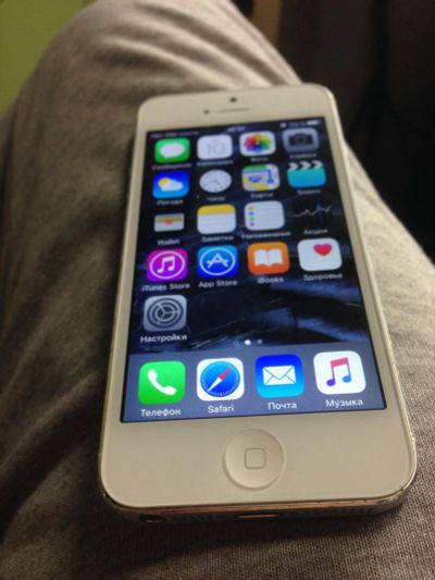 Лот: 6250500. Фото: 1. iPhone 5 16 white. Смартфоны