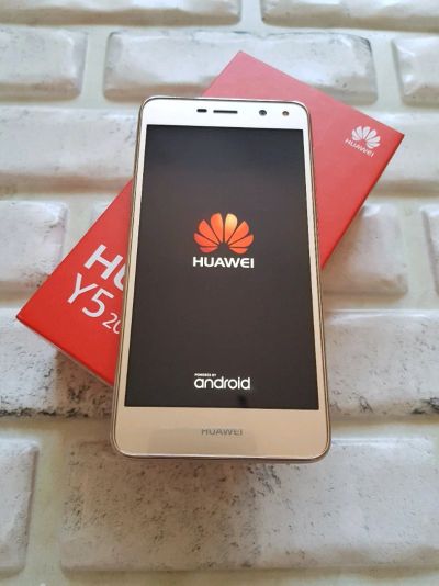Лот: 11921551. Фото: 1. 5" Смартфон Huawei Y5 2017 3G... Смартфоны