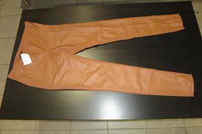 Лот: 5494314. Фото: 1. Брюки женские ,H&M. Размер 38... Брюки, шорты