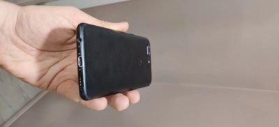 Лот: 16920696. Фото: 1. Oneplus 5t. Смартфоны