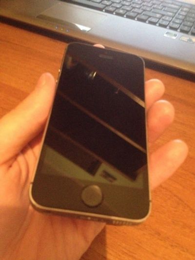 Лот: 7641749. Фото: 1. iPhone 5S Space Gray. Смартфоны