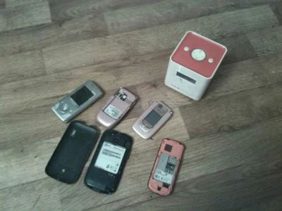 Лот: 6351624. Фото: 1. Телефоны и колонка Nokia 6131... Смартфоны