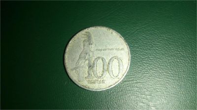 Лот: 10899005. Фото: 1. Индонезия 100 рупий 2001 год. Азия