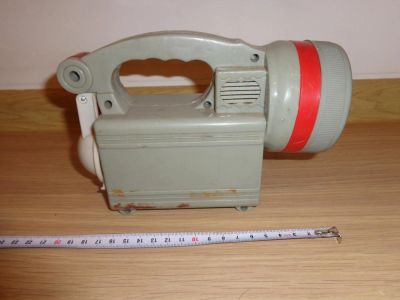Лот: 11251962. Фото: 1. Старый аккумуляторный фонарь... Фонарики
