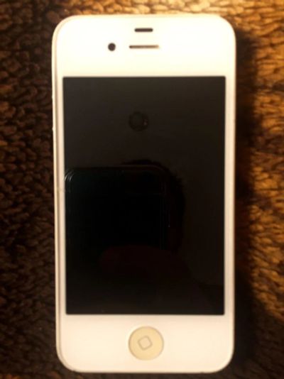Лот: 14486231. Фото: 1. iPhone 4s 16 gb белый, зарядка... Смартфоны