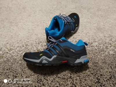 Лот: 14854750. Фото: 1. Кроссовки adidas оригинал. Кеды, кроссовки, слипоны