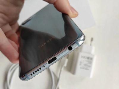 Лот: 16932193. Фото: 1. Honor 10. Смартфоны