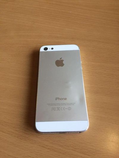 Лот: 7126129. Фото: 1. iPhone 5 32gb white. Смартфоны