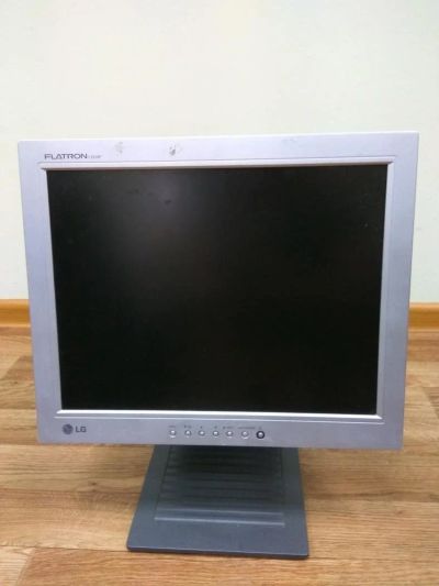 Лот: 10591317. Фото: 1. Монитор Flatron L1510P. ЖК-мониторы