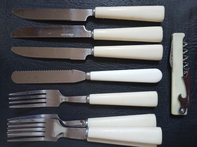 Лот: 17890755. Фото: 1. Набор ножи, вилки, тарелки. Столовые приборы, ножи