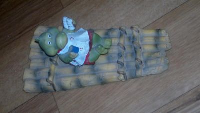 Лот: 3275123. Фото: 1. Плавающий крокодил на плоте. Всё для ландшафта