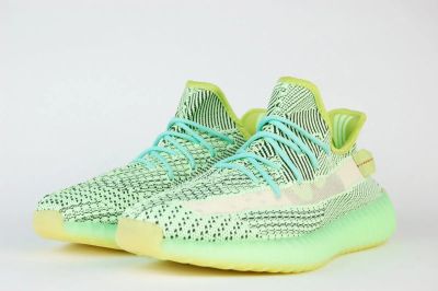 Лот: 16875651. Фото: 1. Кроссовки Adidas Yeezy 350 boost... Кеды, кроссовки, слипоны