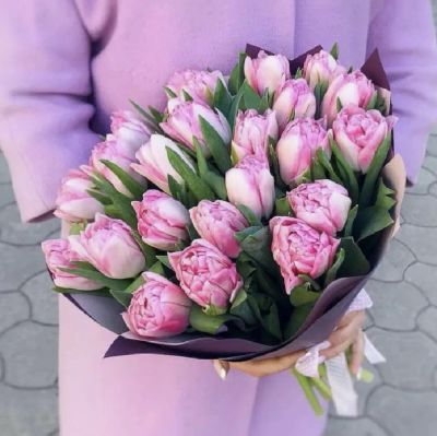 Лот: 9147971. Фото: 1. Букет из 25 пиановидных тюльпанов... Другое (цветы, букеты)