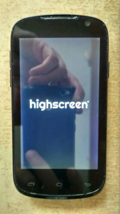 Лот: 8603113. Фото: 1. Highscreen Spark. Смартфоны